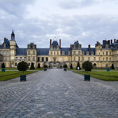 Hotel Restaurant Napoleon Fontainebleau Exteriör bild