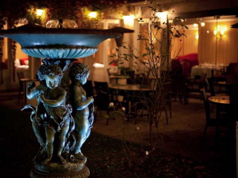 Hotel Restaurant Napoleon Fontainebleau Exteriör bild