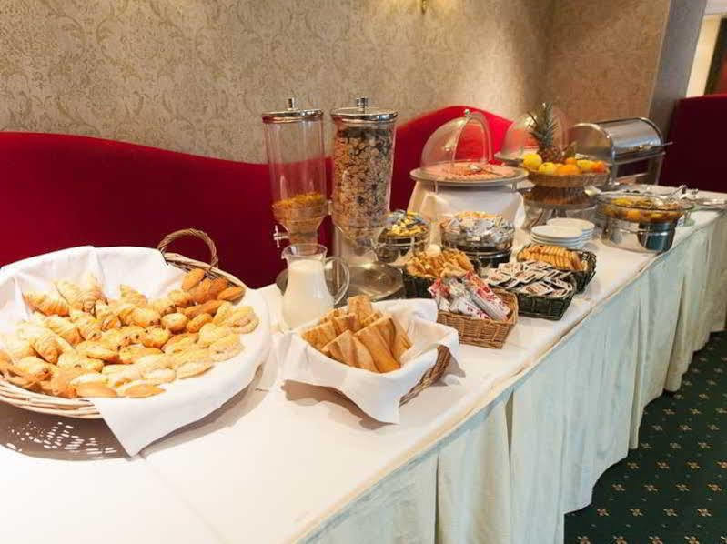 Hotel Restaurant Napoleon Fontainebleau Exteriör bild